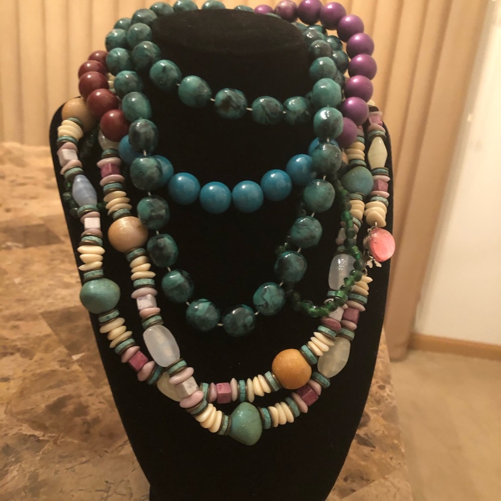 Necklace lot